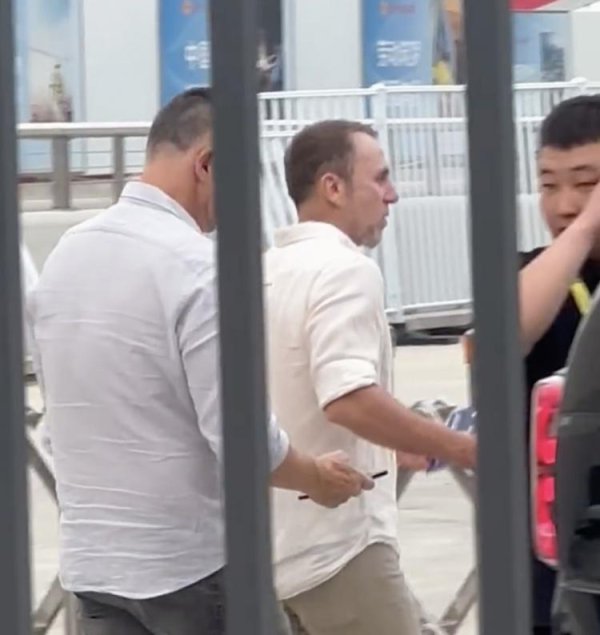 牛金财富 久尔杰维奇现身工体，观看今晚京沪大战